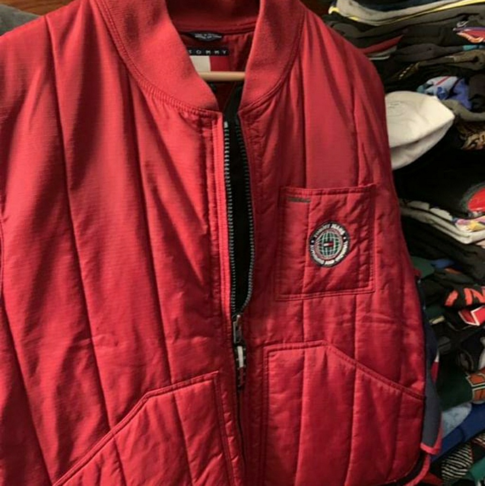 90s TOMMY HILFIGER VEST